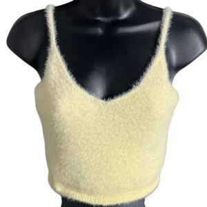 O&O fuzzy knit cropped cami tank top Size Medium
